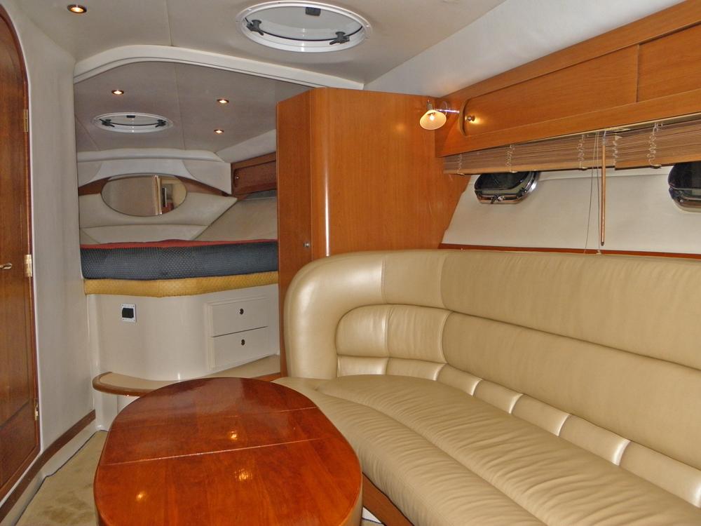 Saloon, Accommodation